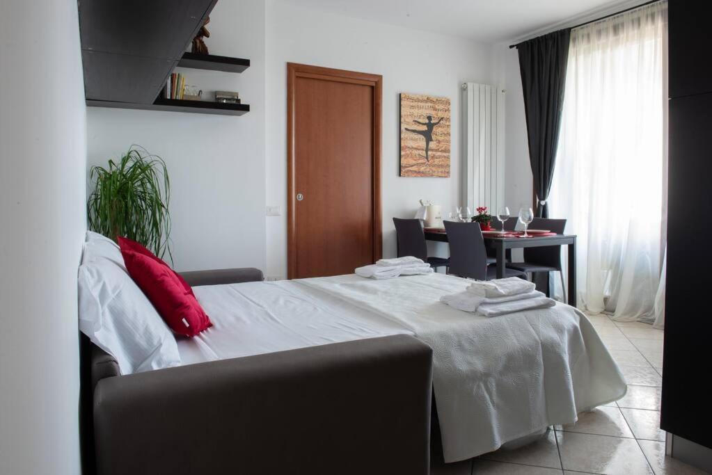 Bella Ciao Airport Apartment セリアーテ エクステリア 写真
